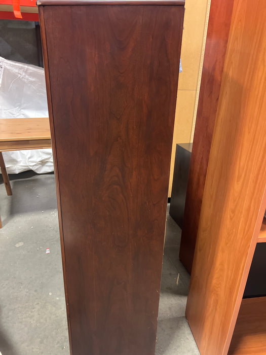 Mahogany/Cherry Tone 5 Drawer Dresser (used)