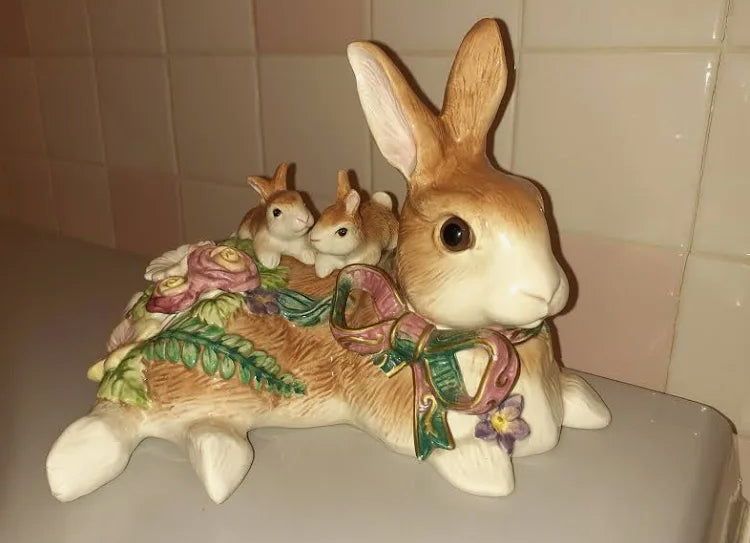 Fitz & Floyd Classics Rabbit Mom with 2 Bunnies Figurine