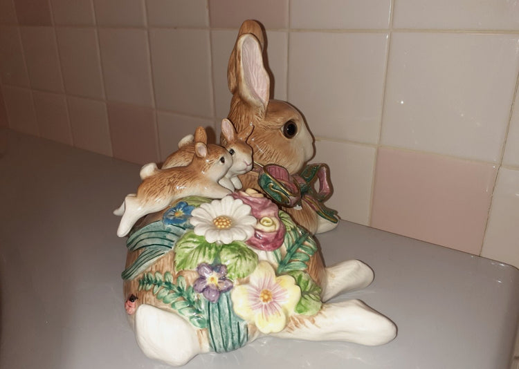 Fitz & Floyd Classics Rabbit Mom with 2 Bunnies Figurine