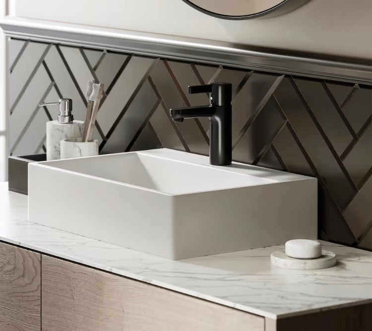 Swiss Madison Claire 20 inch Rectangle Ceramic Vessel Sink in White (new)