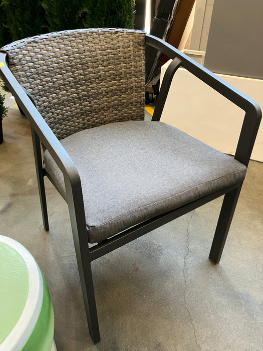 Wicker Patio Chair (new)