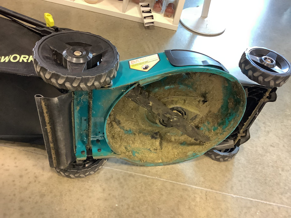 Yardworks 12A 3 in1 Electric Corder Walk Behind Push Lawn Mower, 20 in. (USED)