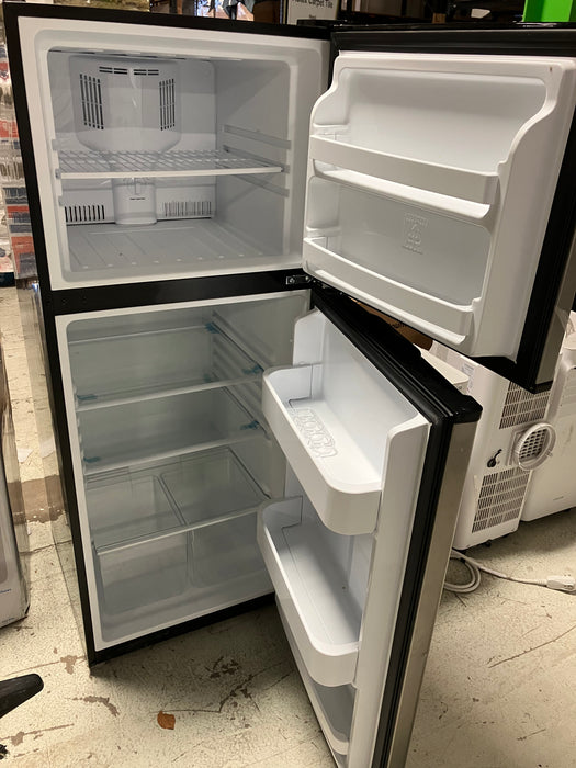 Vissani 24-inch 11.5 cu. ft. Wide Top Freezer Refrigerator in Stainless Steel - ENERGY STAR® (Slightly Used)