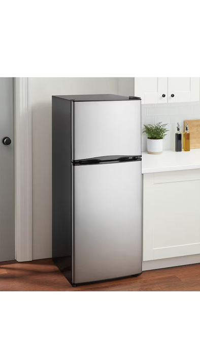 Vissani 24-inch 11.5 cu. ft. Wide Top Freezer Refrigerator in Stainless Steel - ENERGY STAR® (Slightly Used)