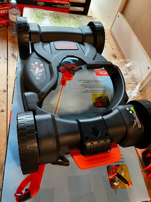 BLACK+DECKER 12-inch 6.5 Amp Corded Straight Shaft Single Line 3-in-1 String Grass Trimmer/Lawn Edger/Push Mower (USED)