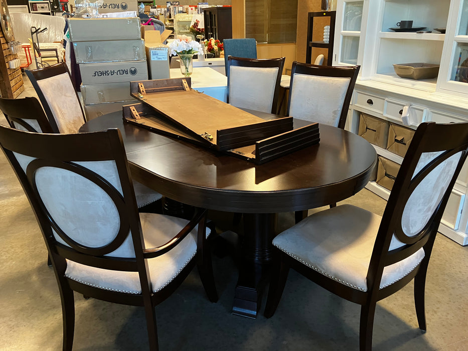 Dark Walnut Finish Table with seating for 6 (USED)