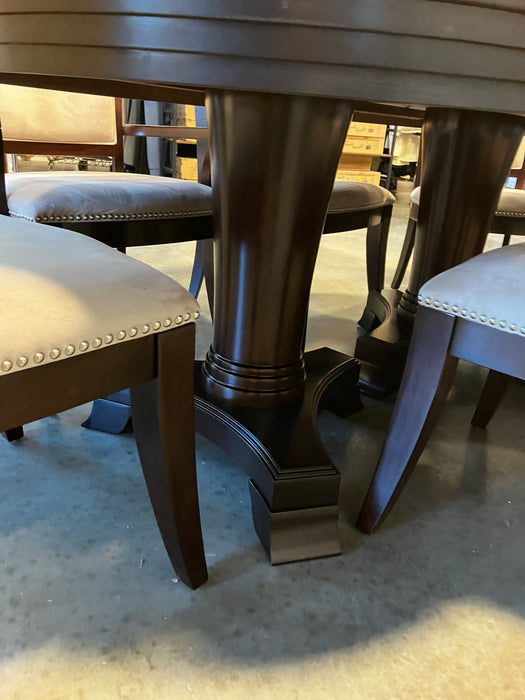 Dark Walnut Finish Table with seating for 6 (USED)