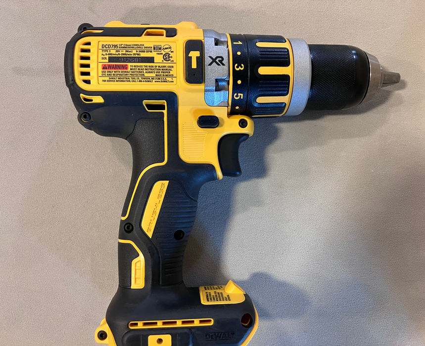 Dewalt 1/2" Cordless Hammerdrill/Drill Driver 20V Max XR (TOOL ONLY)(NEW)
