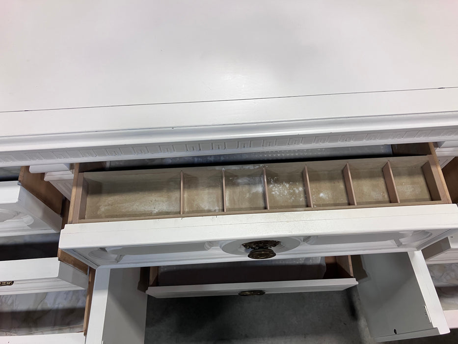 1960’s Vintage White Dresser (USED)
