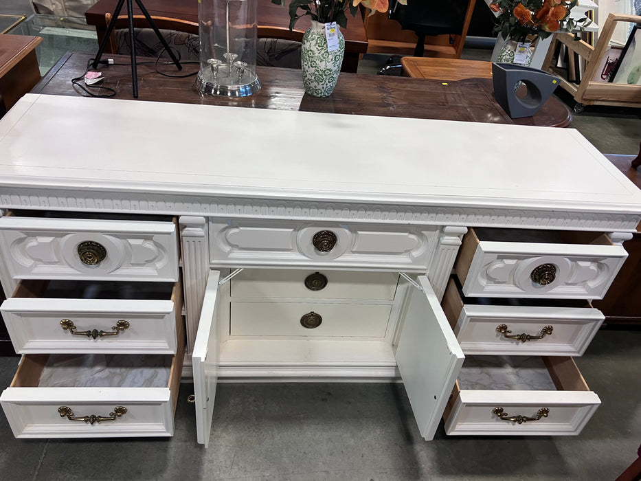 1960’s Vintage White Dresser (USED)