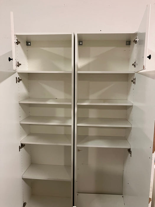 16 Piece White Kitchen Cabinet Set (Used)