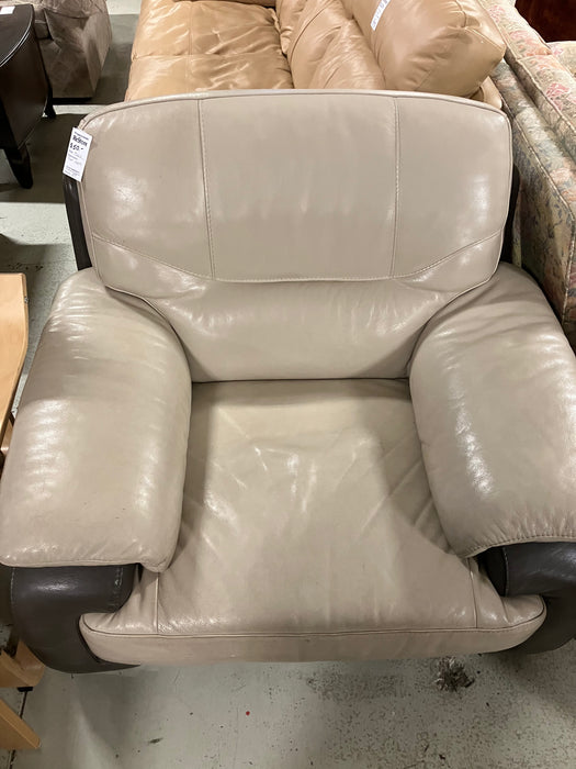 Beige armchair (used)