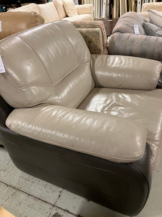 Beige armchair (used)