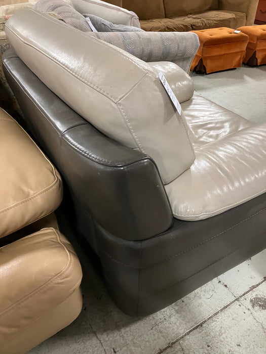 Beige armchair (used)