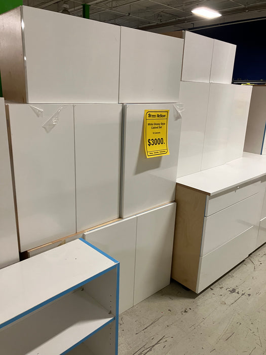 White Glossy Style 18 Cabinet Set (new)
