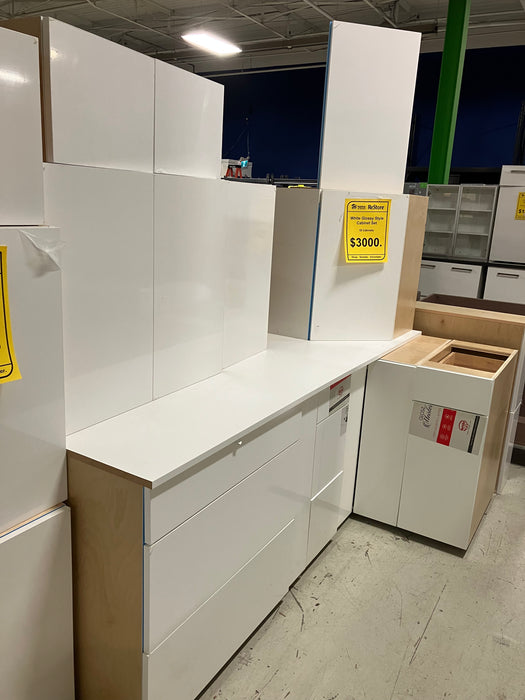 White Glossy Style 18 Cabinet Set (new)