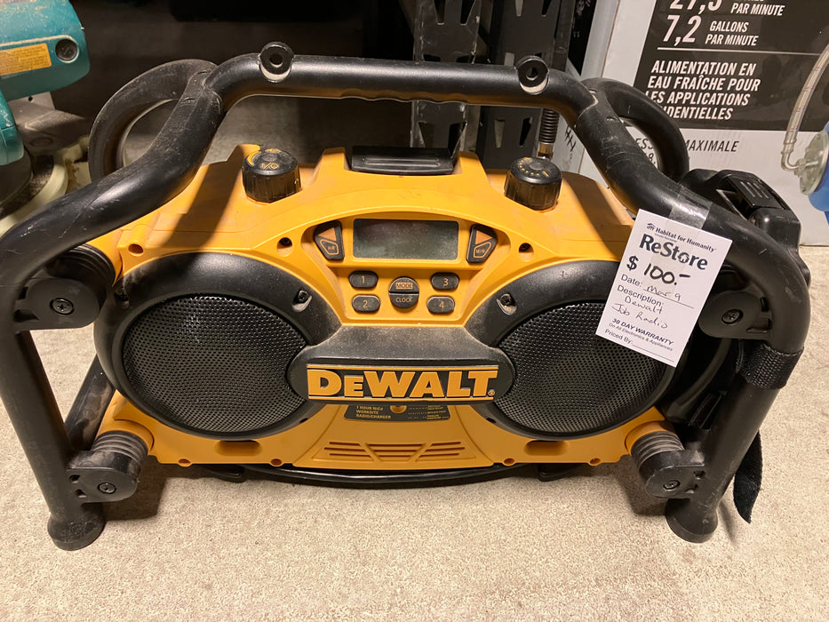 18V MAX Lithium-Ion Cordless Compact Bluetooth Radio (Tool Only) used