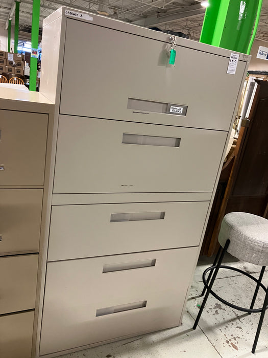 File cabinet with key (used)