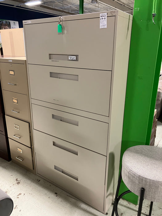 File cabinet with key (used)
