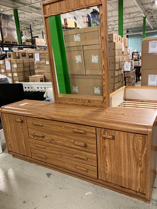 Wooden dresser with mirror (used)