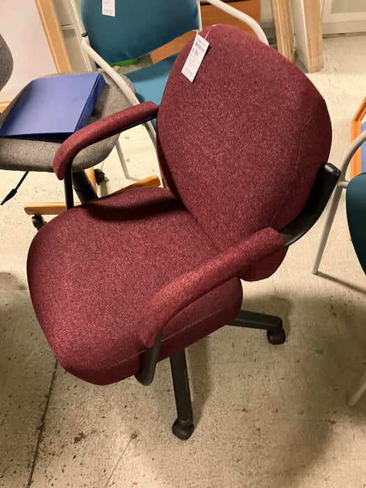 Red office chair (used)
