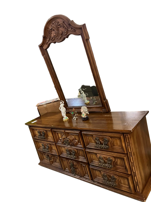 Brown Antique dresser with mirror (used)