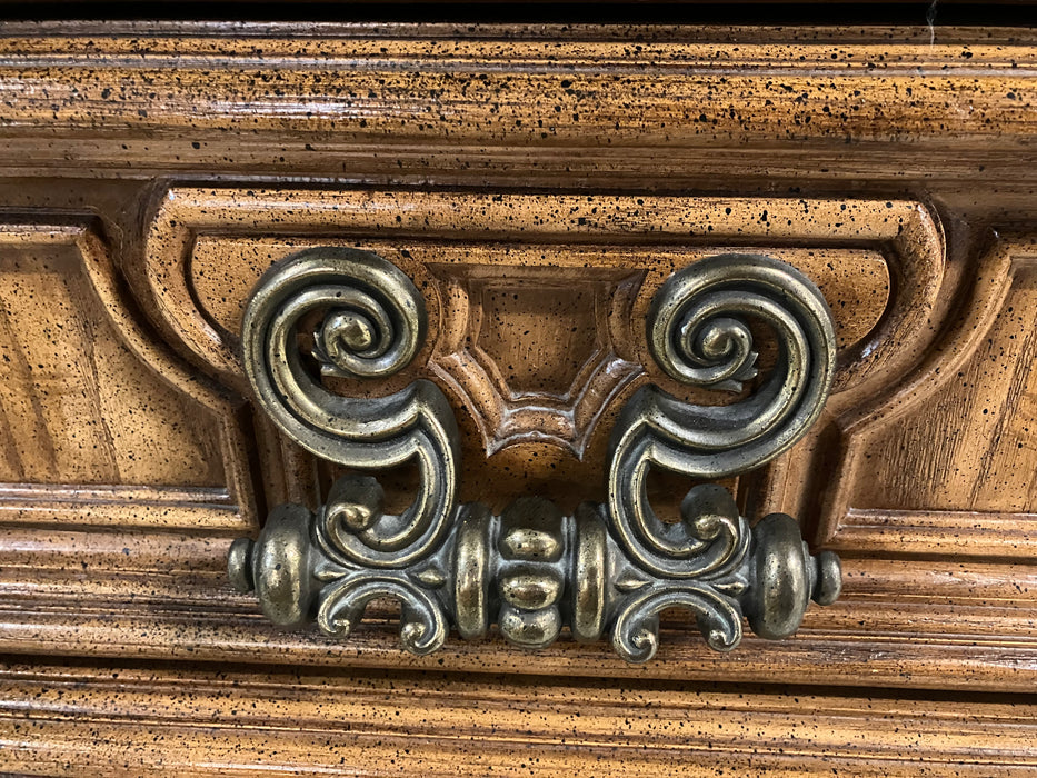 Brown Antique dresser with mirror (used)