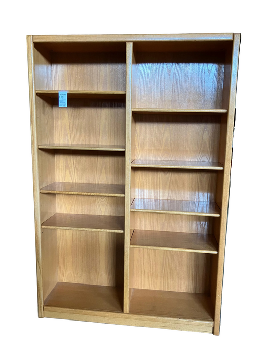Brown wooden Bookshelf (used)