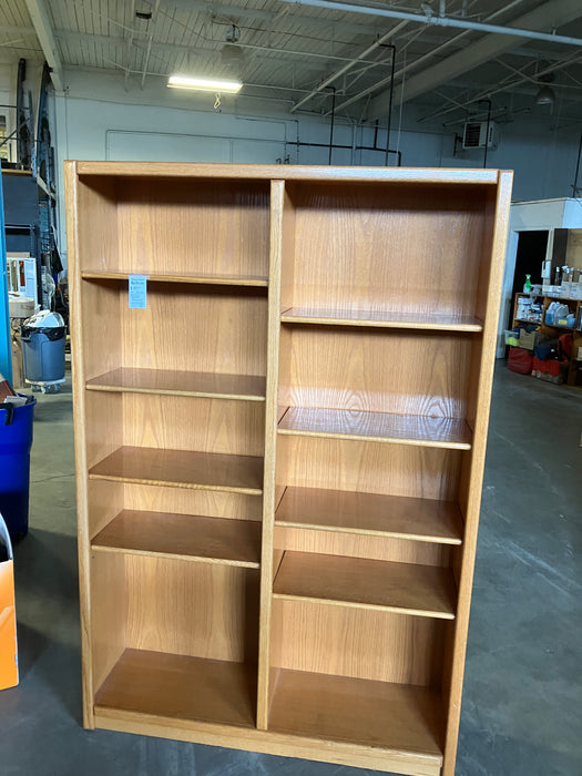 Brown wooden Bookshelf (used)