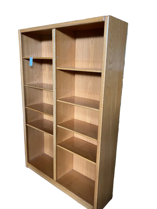 Brown wooden Bookshelf (used)
