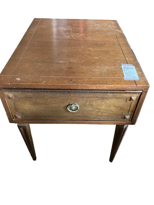 Side end Table with one drawer (used)