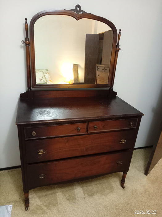Dresser with mirror (used)