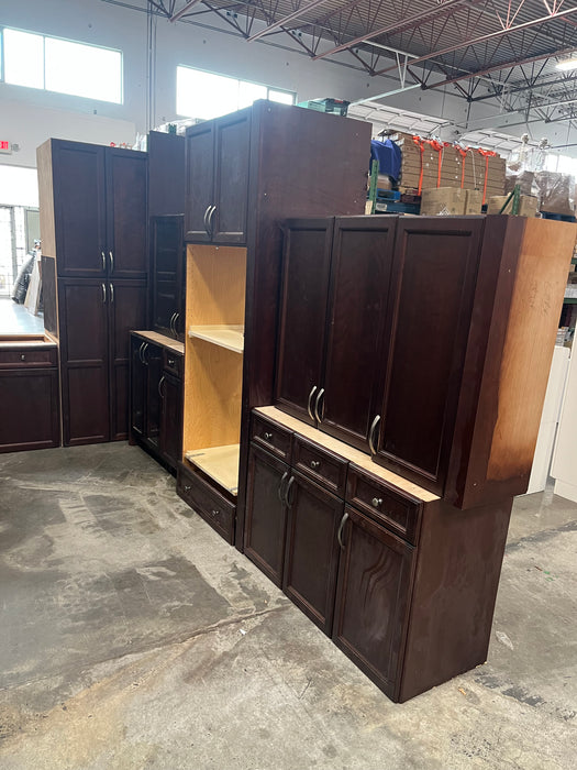 Stunning 18 Piece Brown Wood Kitchen Cabinet Set