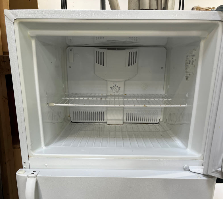 Frigidaire Refrigerator (frt21g4bw3)
