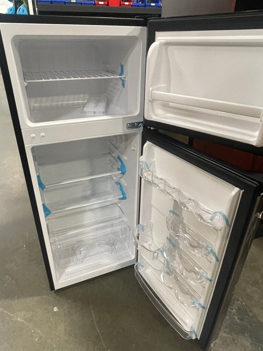 Vissani 4.5cu. Ft. Mini Fridge (new)