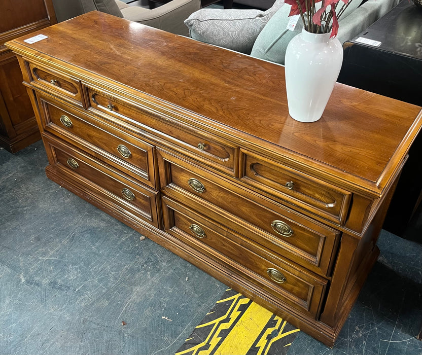 7-Drawer Dresser
