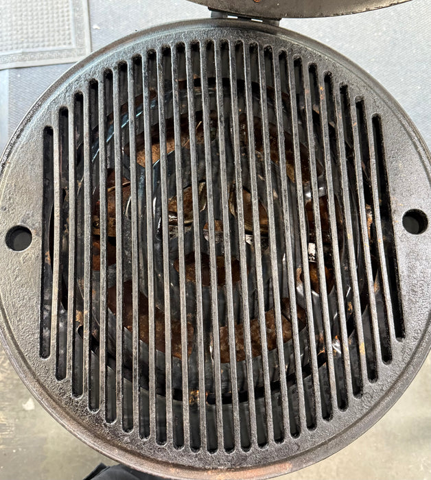 21 Inches Dual Zone Gas Grill (used)