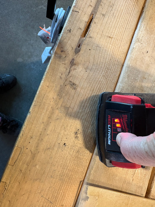 Milwaukee Tool 18V M18 Lithium-Ion Compact (CP) 2.0 Ah REDLITHIUM Battery (USED)