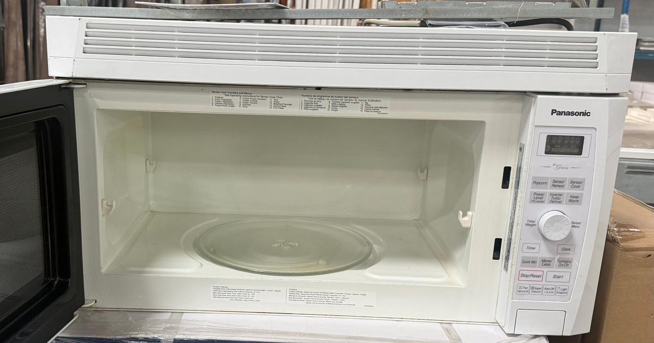 Panasonic Compact Countertop Microwave Oven (used)