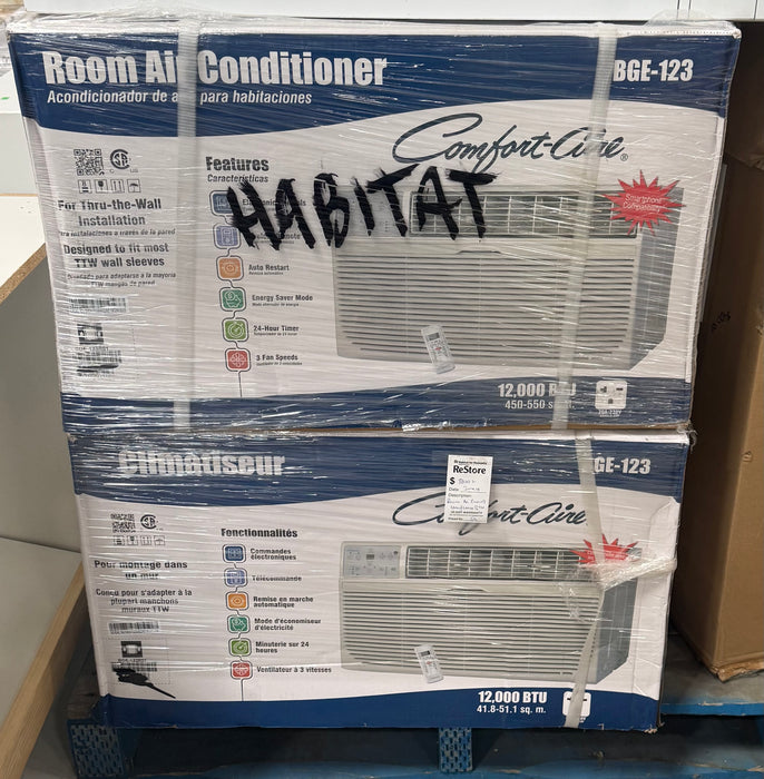 Comfort Aire Thru-The-Wall Heat/Cool Make 12000 Cool /10,000 Btu Heat With Remote 230V (new)