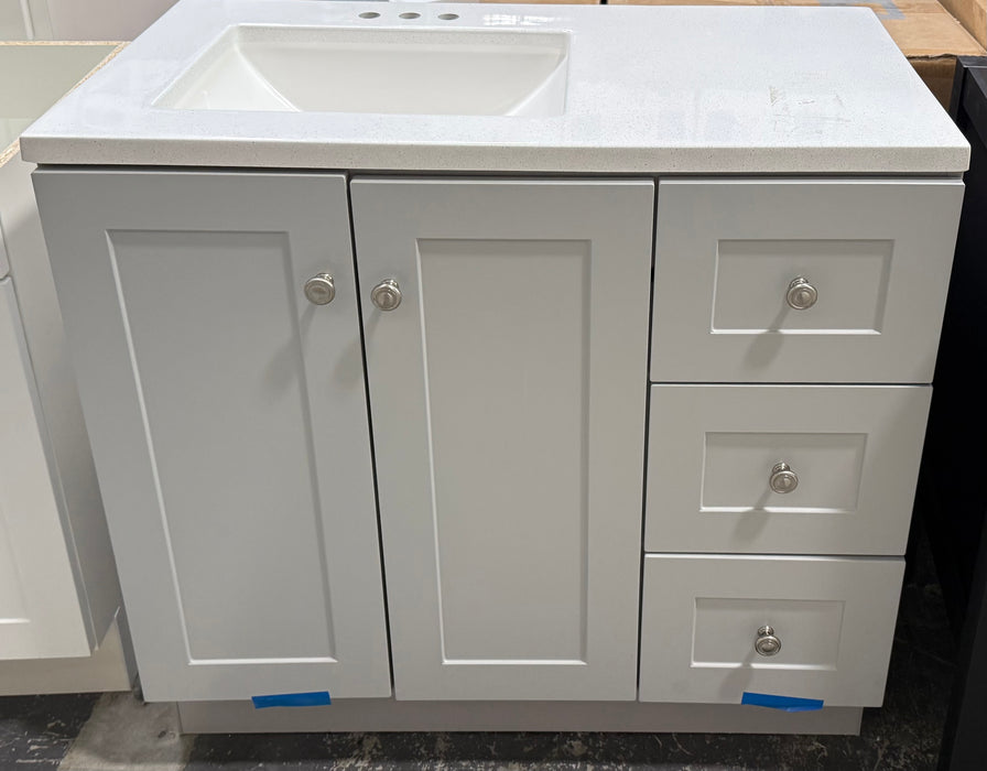Bannister 36-inch W Bathroom Vanity in Pearl Grey With Cultured Marble Sink Top (new)