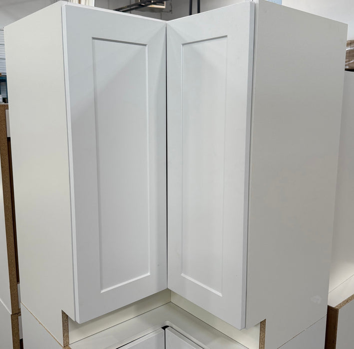 Edson 28 W x 35 H x 28 D Assembled Kitchen Corner Base Cabinet with Lazy Susan, White (new)