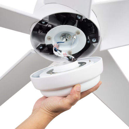 Mena 54-inch Indoor/Covered Outdoor Matte White Ceiling Fan with CCT Integrated LED Light Kit & Remote (New)