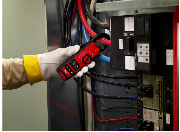 Milwaukee Tools 600 Amp AC/DC Digital Clamp Meter