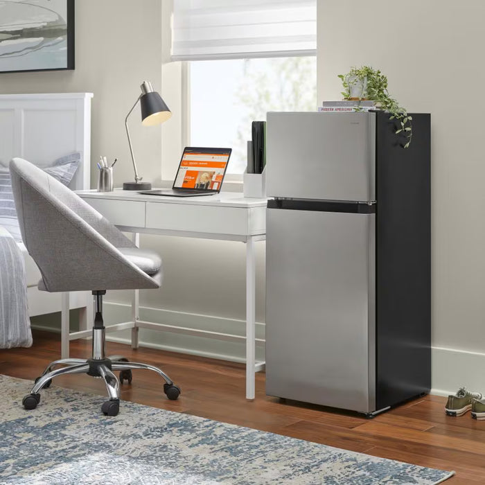 Vissani 19-inch W 4.5 Cu. Ft. Top Freezer Mini Refrigerator in Stainless Steel Look - ENERGY STAR (Used)
