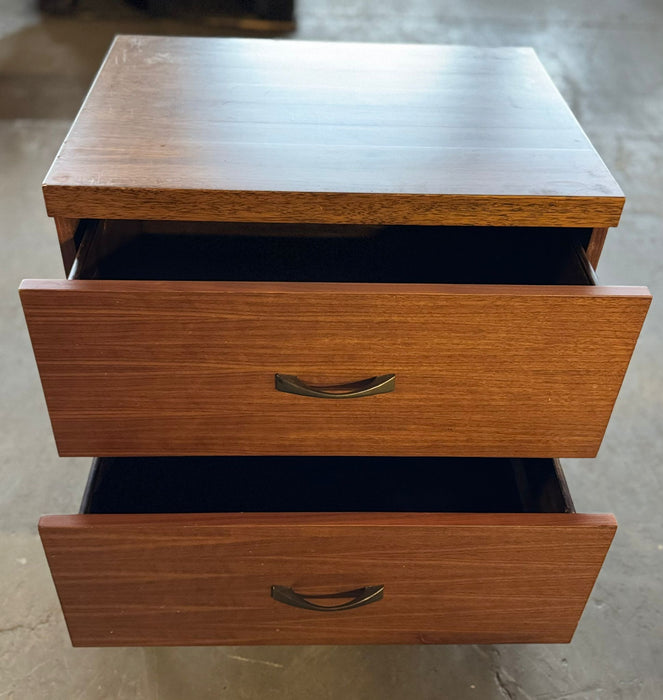 2-Drawer Nightstand