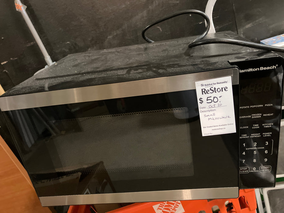 Hamilton Beach Stainless Steel Countertop Microwave (used)