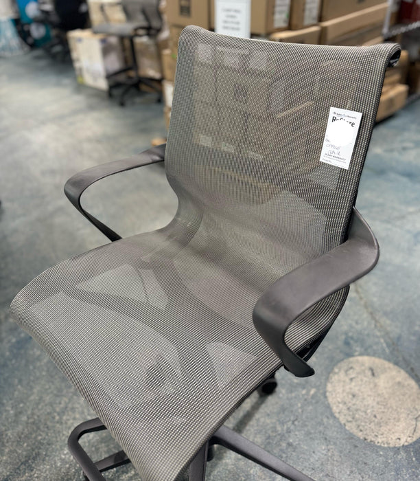 Mesh Office Chair with Adjustable Height & Rolling Base