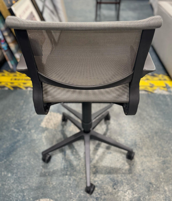Mesh Office Chair with Adjustable Height & Rolling Base