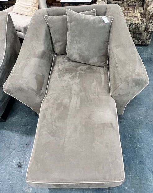 Grey Lounger
